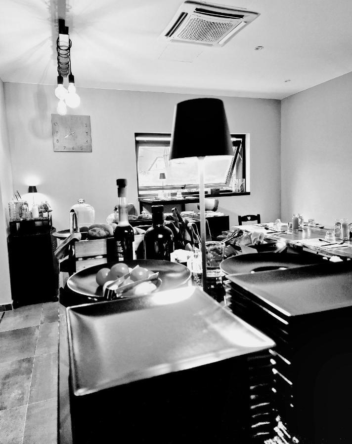 Garage47 Storica Officina Meccanica Loft B&B In Πιέντσα Εξωτερικό φωτογραφία